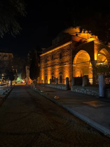 Beleuchtet bei Nacht